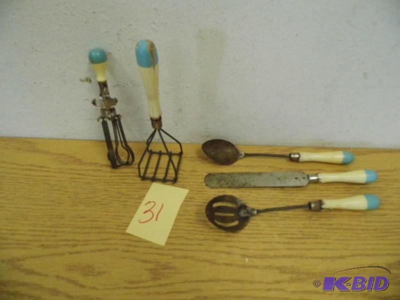 Vintage Childrens Kitchen Items