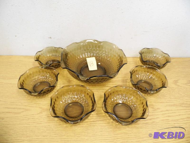 Serving Bowl w6 Small Bowls