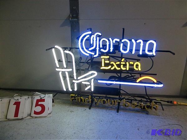 lot 15 image: Corona Extra Neon Sign