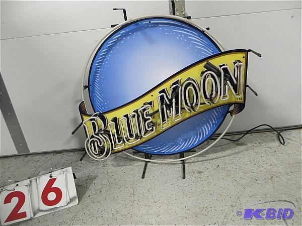 lot 26 image: Blue Moon Neon Sign