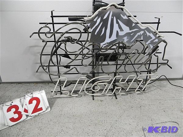 lot 32 image: Coors Light Neon Sign