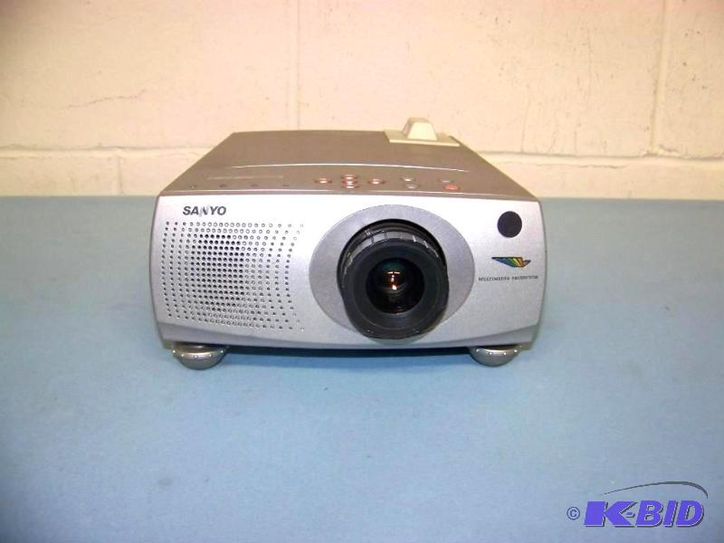 lot 19 image: Sanyo, PLC-SW15, LCD Projector