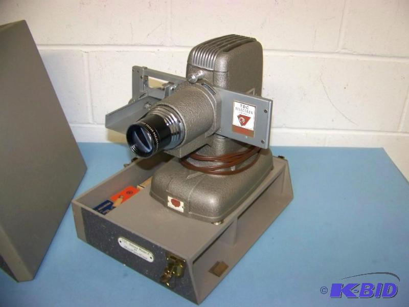 lot 42 image: Vintage  Collectible, TDC Selectron, Deluxe Model D, Slide Projector in Hard-Sided Case