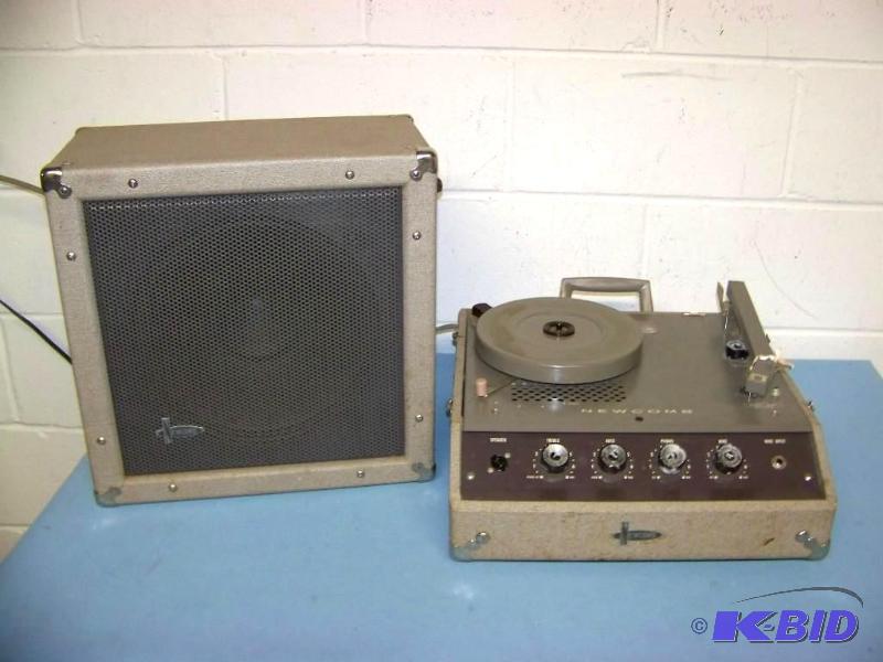 lot 43 image: Vintage  Collectible, Newcomb, Turn Table  Record Player with Speaker in Hard-Sided Case