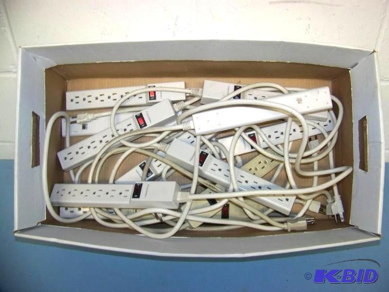 lot 80 image: (12) Fellowes, Power Strips  Outlet Strips