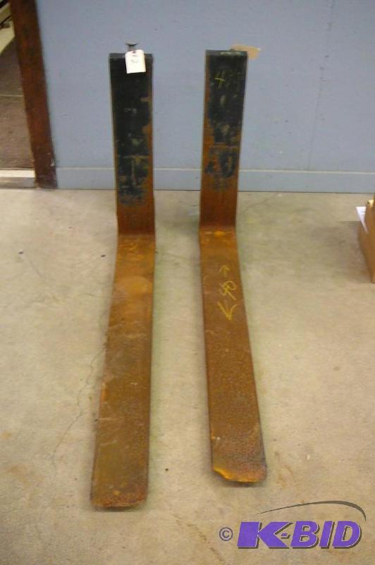 Forks (Pair) 4 34 x 40 x 19