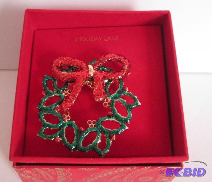 lot 10 image: Macys holiday lane- wreth pin retail price$2...