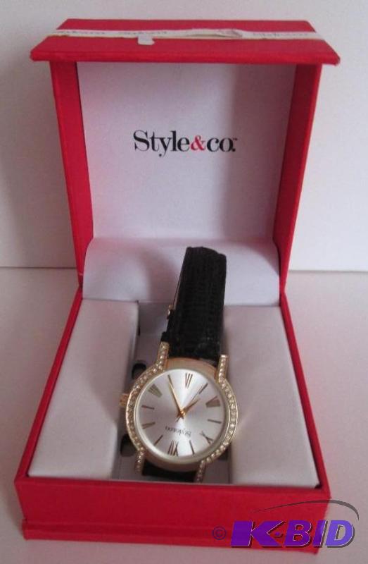 lot 11 image: Style and Co black watch, stainless steal bac...