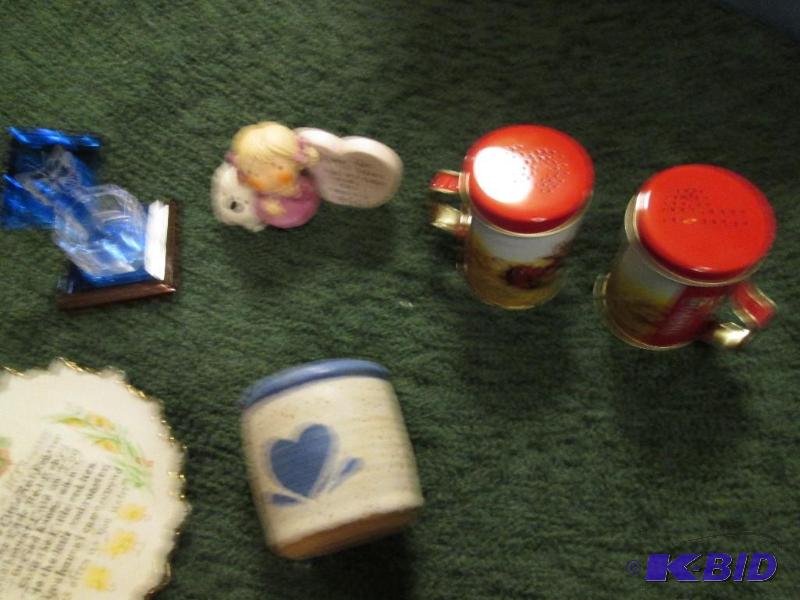 lot 113 image: Avon collectable plate, statute, bowl, and ca...