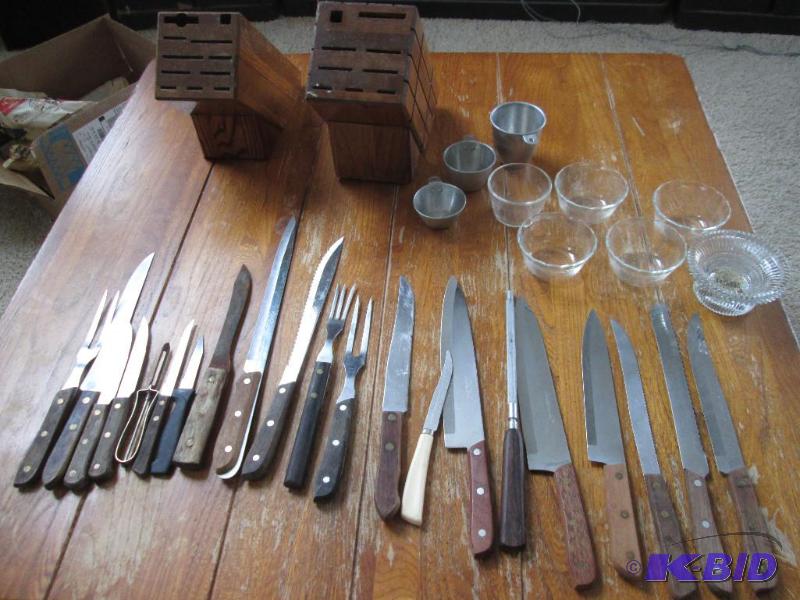 lot 115 image: knife set with display holder...