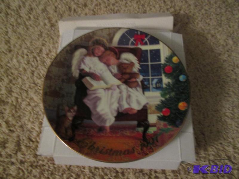 lot 117 image: 1997 Heavenly dreams two christmas angels Avo...