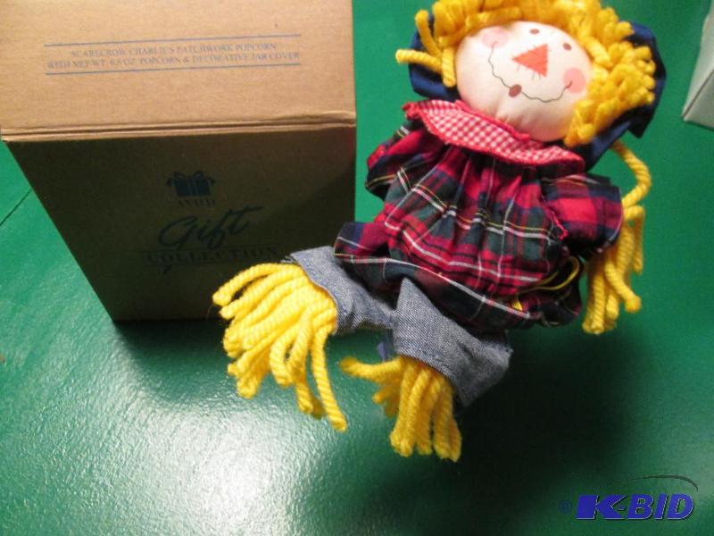 lot 135 image: patchwork charlie popcorn...