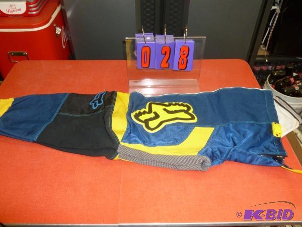Fox motorcycle racing pants. Size 34 to 38 ad...