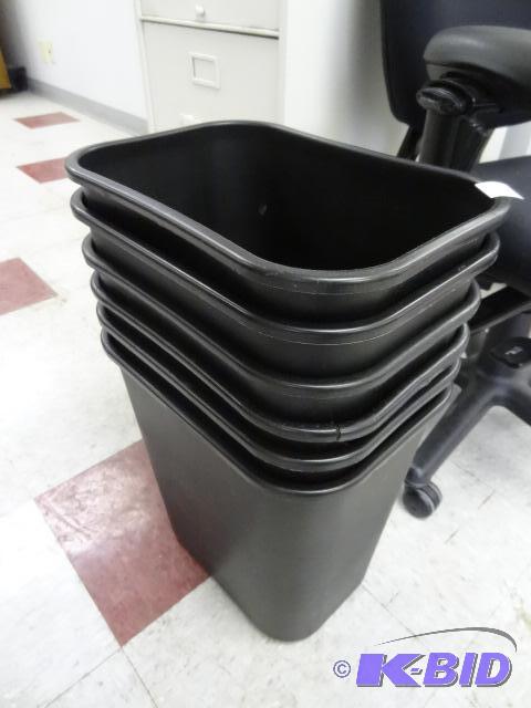 lot 121 image: 6 Plastic Office Waste Baskets...