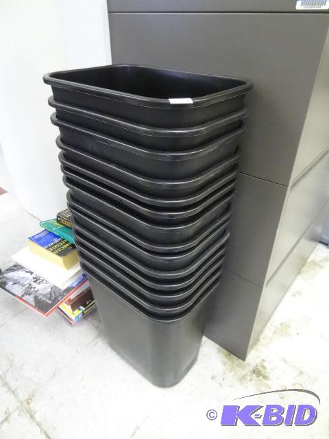 lot 124 image: 14 Plastic Office Waste Baskets...