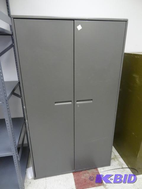 lot 127 image: Metal 2 Door Cabinet 4 Shelves 36 X 18 X 63...