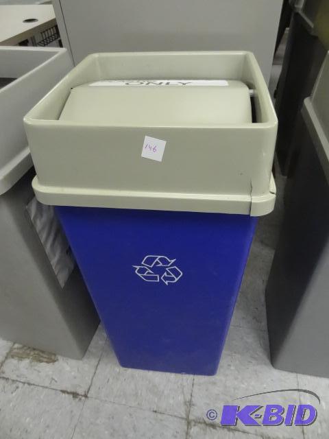 lot 146 image: Plastic Garbage Can...