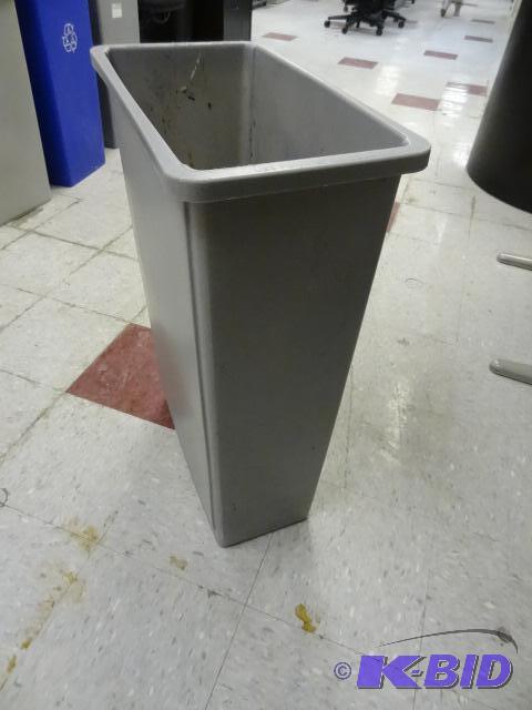 lot 151 image: Plastic Garbage Can...