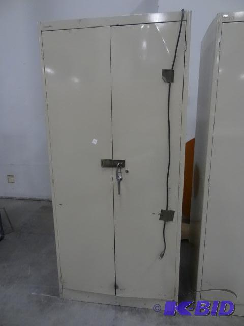 lot 163 image: 2 Door Metal Cabinet3 Shelves 36 X 21 X 78...
