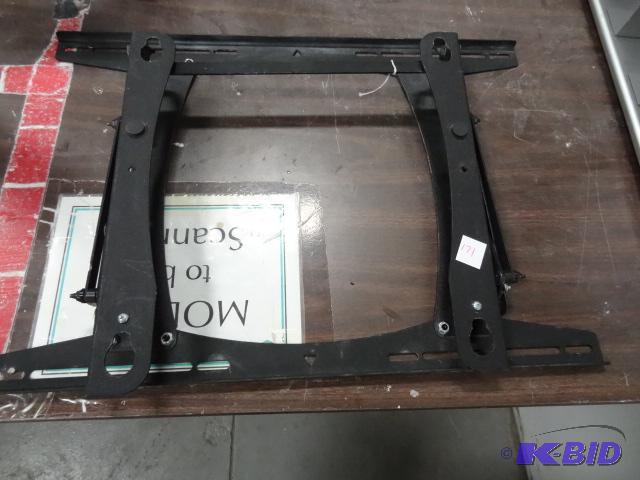 lot 171 image: Wall Mount TV Bracket...