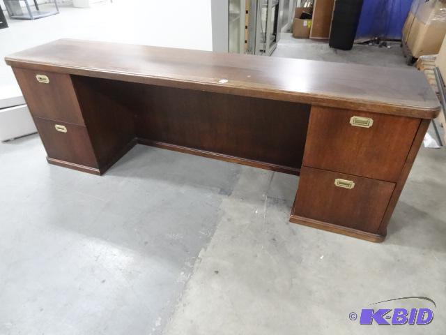 lot 192 image: Wood DeskCredenza 4 Drawer 89 X 20 X 29...