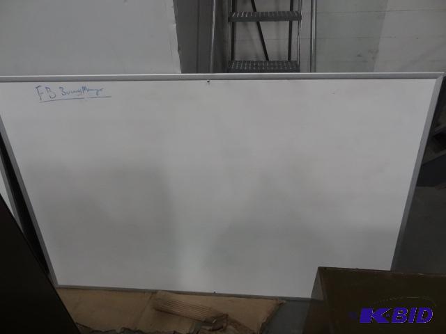 lot 206 image: 72 X 48 White Board...