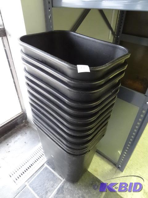 lot 71 image: 13 Plastic Office Waste Baskets...