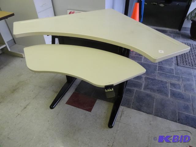 lot 72 image: Adjustable Height Corner Desk. Adjustable Hei...