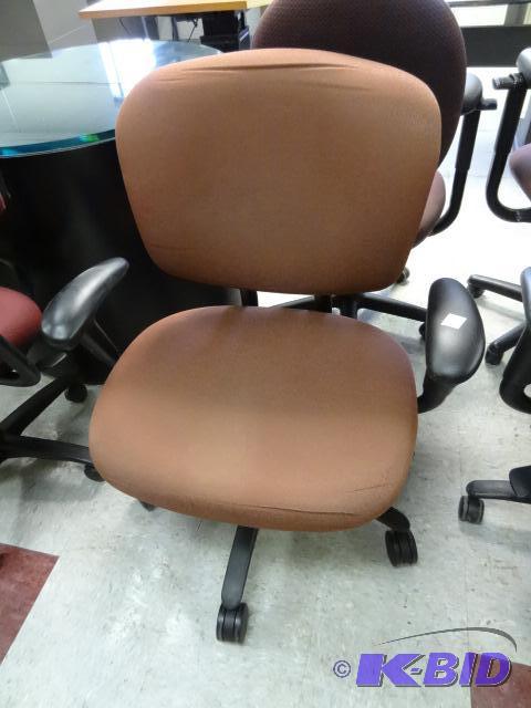 lot 93 image: Wide Seat Office Chair on WHeels...