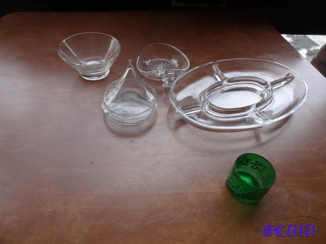 lot 107 image: Misc Glassware...