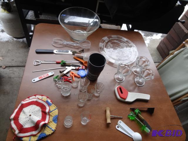 lot 120 image: Misc Kitchen Ware and Glase Ware...
