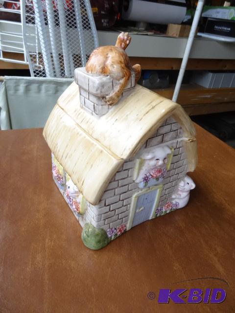 lot 123 image: Ceramic Cookie Jar...