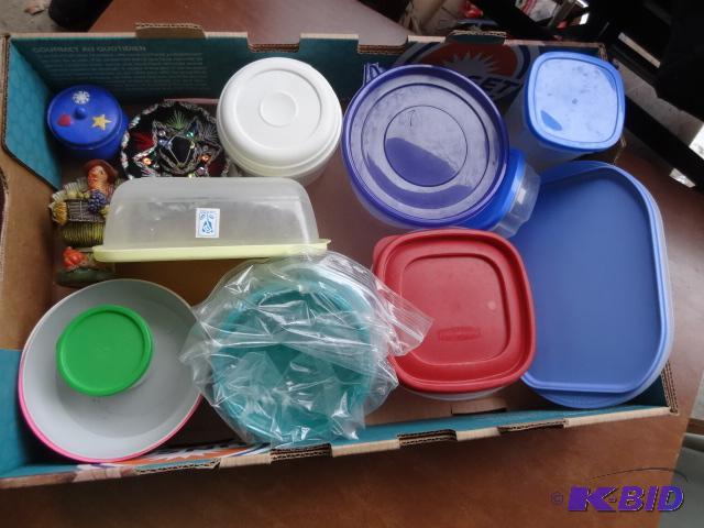 lot 126 image: Box of Misc Tupperware...