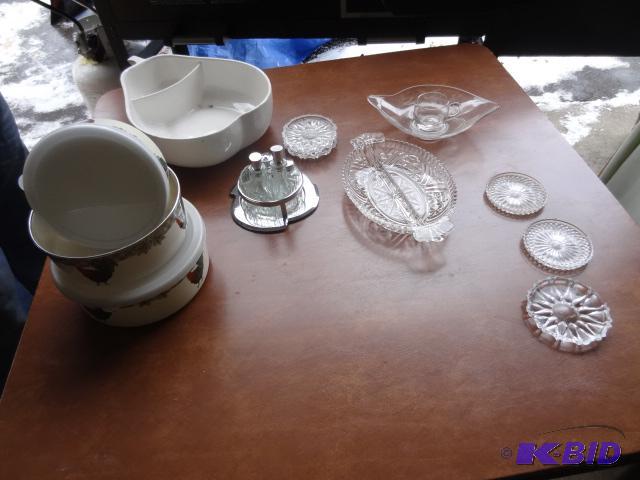 lot 142 image: Misc Glass Serving Ware...