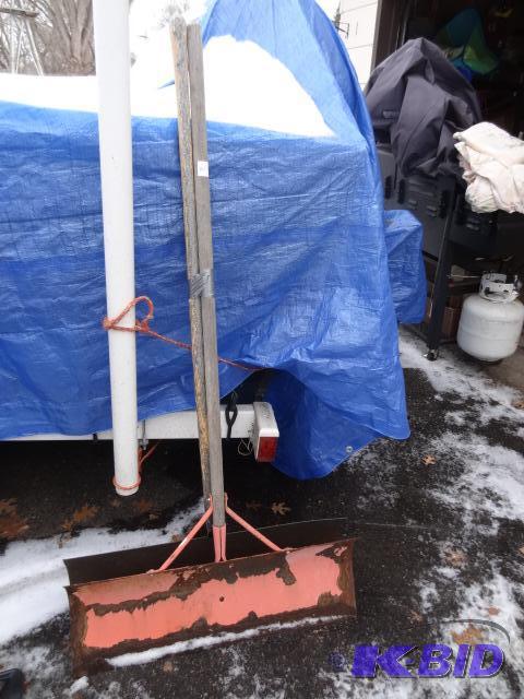lot 147 image: 2 Snow Shovels...