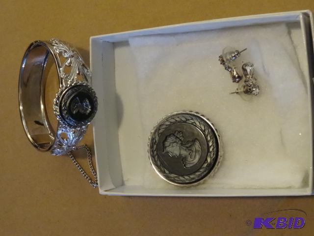 lot 16 image: Pair of Earrings, Braclet, Lapel Pin....