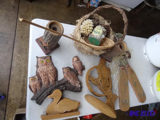 lot 177 image: Wicker Basket, Pine Cones, Candle, Wall Hangi...