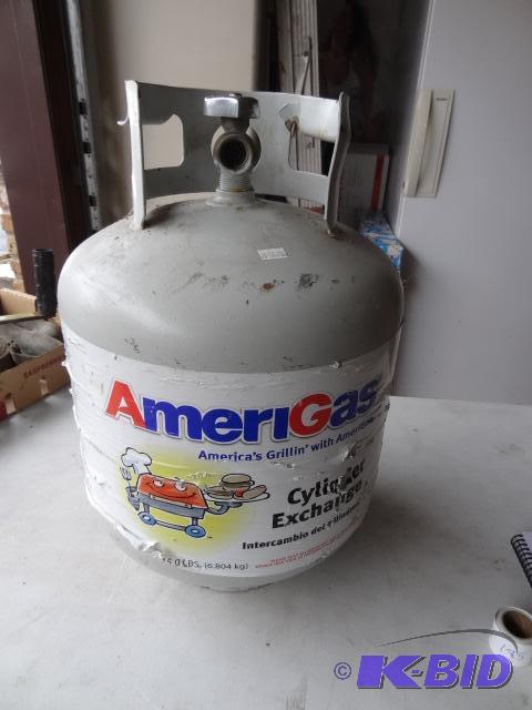 lot 182 image: New Style 20lb Propane Tank...