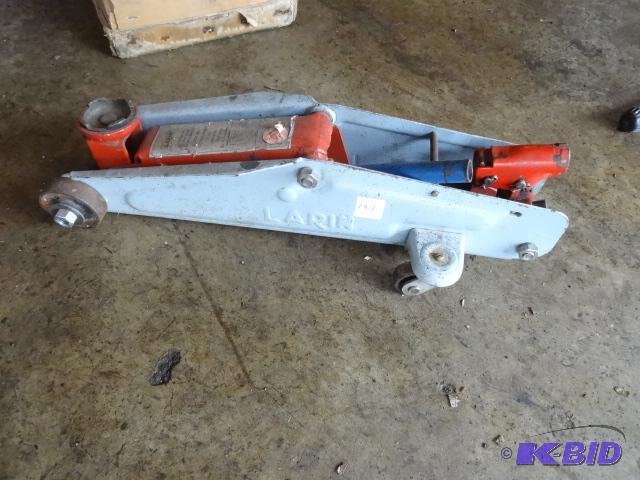 lot 197 image: Larin 4000 lb Trolley Jack...