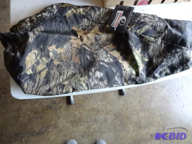 lot 212 image: John Deere Seat Cover. Mossy Oak Trial Buck. ...