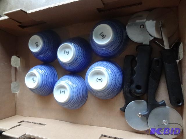 lot 224 image: Pizza CUtters. 6 Bowls...