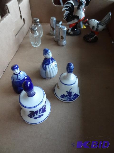 lot 225 image: Collectible Salt and Pepper Shakers, 4 Collec...