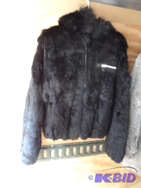 lot 227 image: Genuine Fur Coat By Chel Bells, Womens XL...