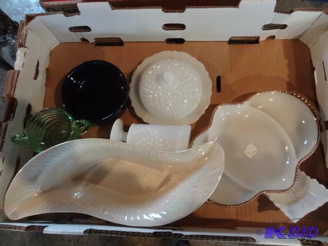 lot 260 image: Misc Collectible DIshes...