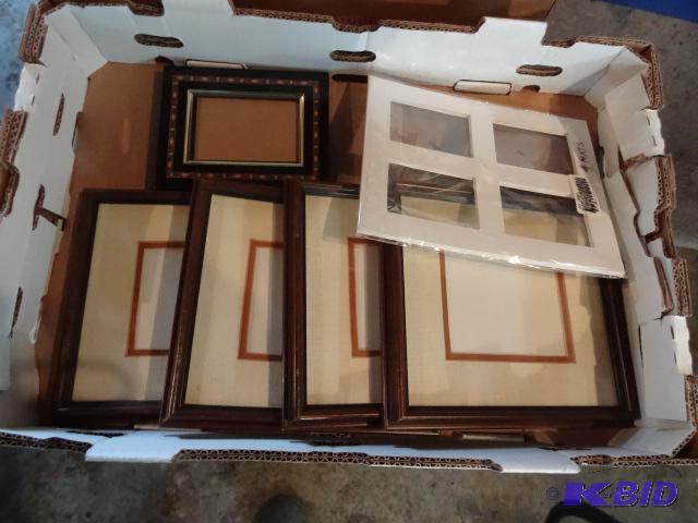 lot 261 image: Box of Misc Picture Frames...