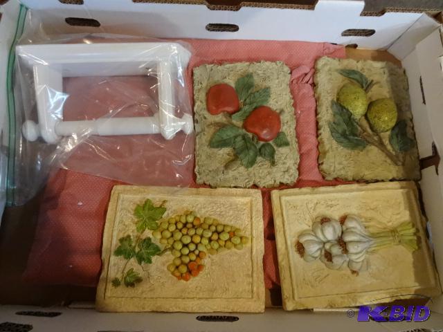 lot 263 image: Decorative Wall Hangings, Toilet Paper Holder...