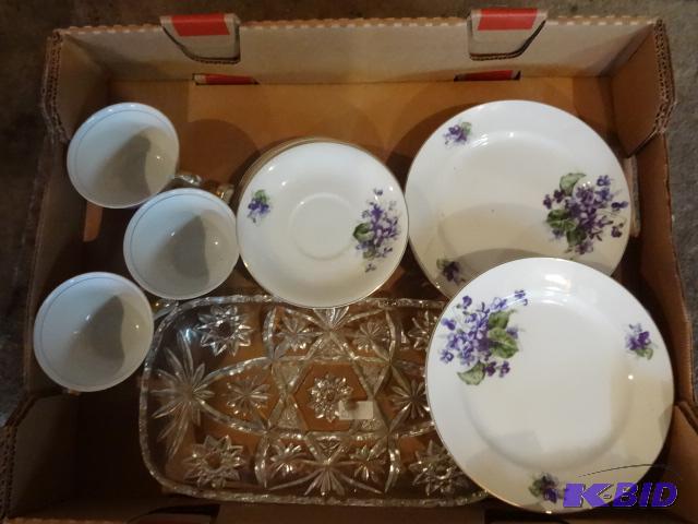 lot 274 image: U casco China Plates and Coffee Cups. Glass T...