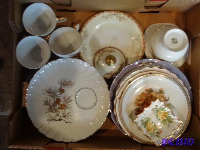 lot 275 image: Misc Luncheon Plates, Misc China Plates...