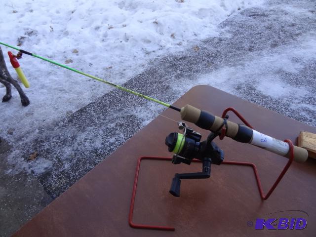 lot 28 image: Ice Fishing Reel with Holder...
