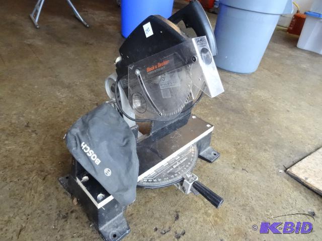 lot 282 image: Black and Decker Power Miter Saw. 10"...
